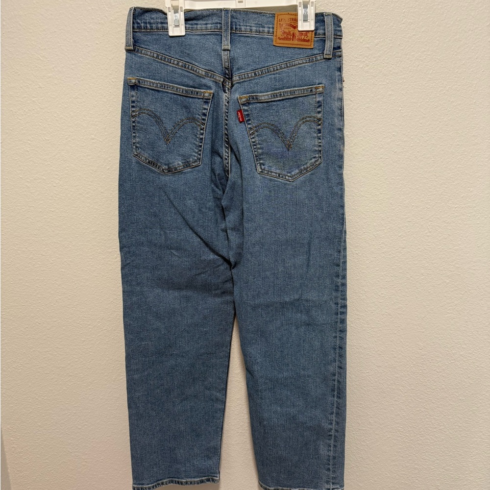 Levi's Women's Medium Wash Ribcage Straight Ankle Jeans Size 28 - Picture 3 of 8